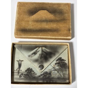 Carteira vintage japonesa de couro tipo envelope com design do Monte Fuji