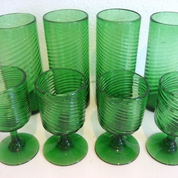 Vintage Green Hand Blown Glassware 8 emerald green twist swirl pattern