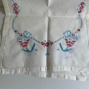 embroidered kitten dresser/table runner