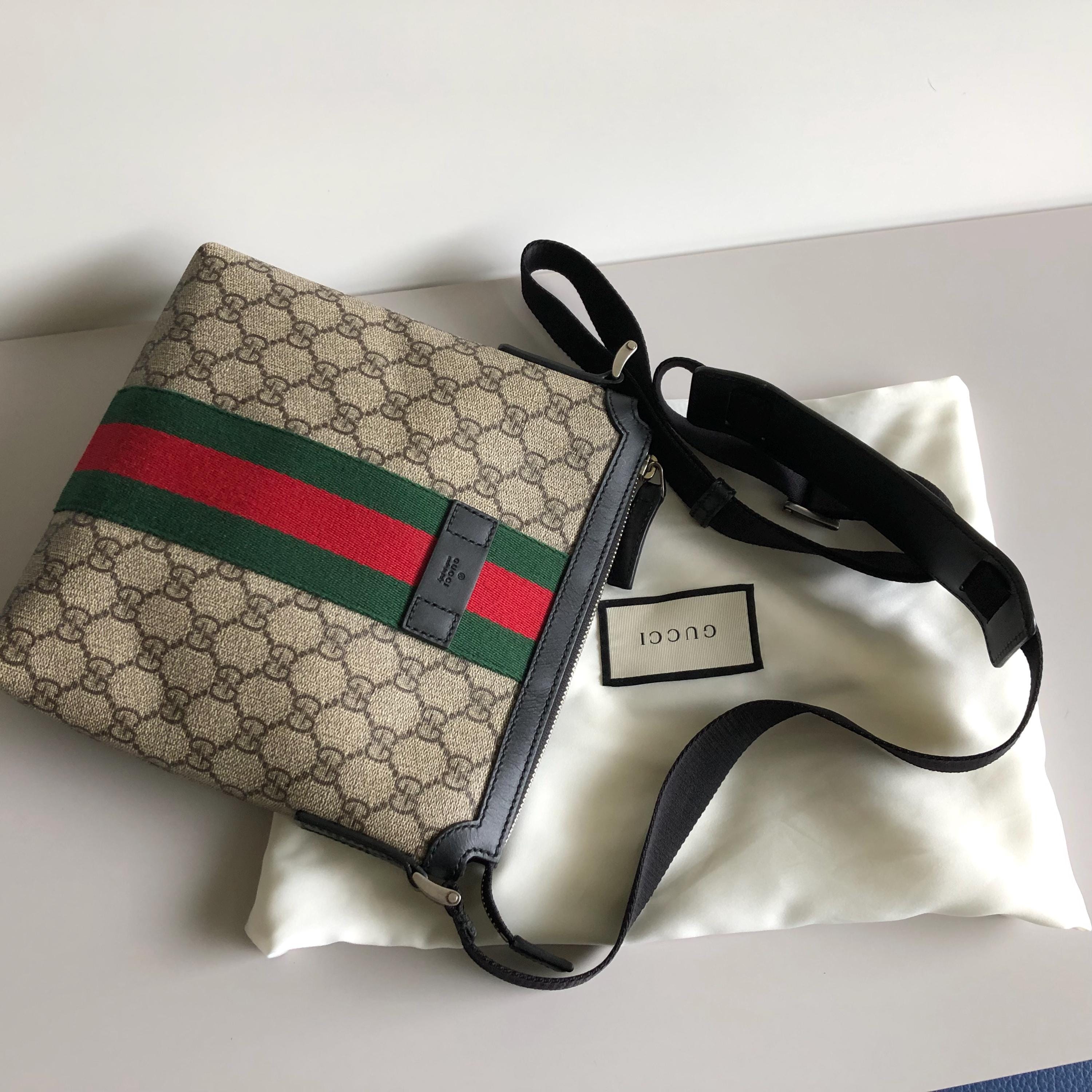 Gucci Web GG Supreme Umhangetasche Etsy