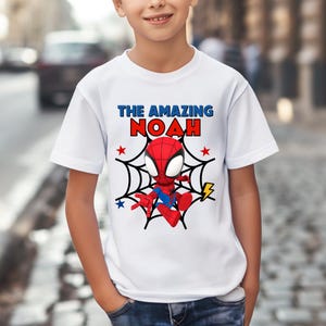 Camiseta de cumpleaños de Spiderman de 2 caras para niño, camiseta de cumpleaños de El Sorprendente Hombre Araña, camiseta de cumpleaños personalizada, viaje de cumpleaños de Disney, camiseta de cumpleaños para niño pequeño imagen 5