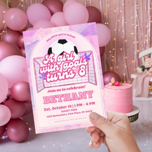 Invitación a fiesta de cumpleaños de fútbol para niñas (editable) Fiesta de fútbol para niñas rosa