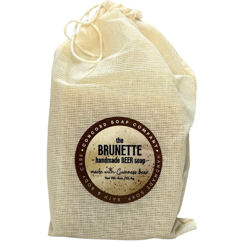 Jabón de cerveza: barra de jabón artesanal de proceso en frío, hecha con Guinness, vegana, ideal para padrinos de boda, Día del Padre, regalo para hombres, amantes de la cerveza, aceite de palma sostenible. imagen 4