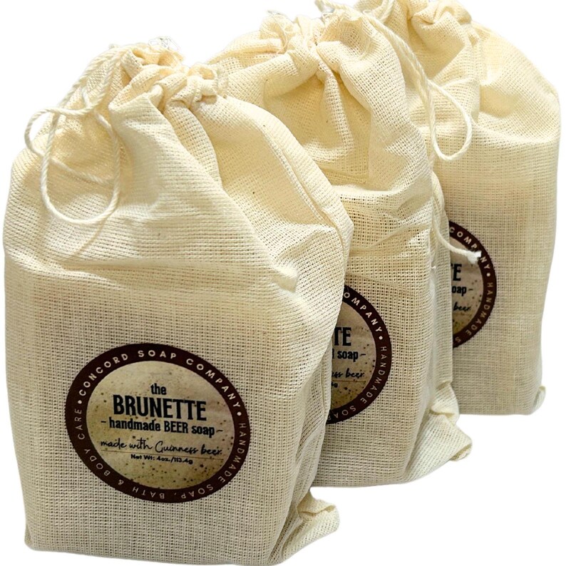 Jabón de cerveza: barra de jabón artesanal de proceso en frío, hecha con Guinness, vegana, ideal para padrinos de boda, Día del Padre, regalo para hombres, amantes de la cerveza, aceite de palma sostenible. imagen 3