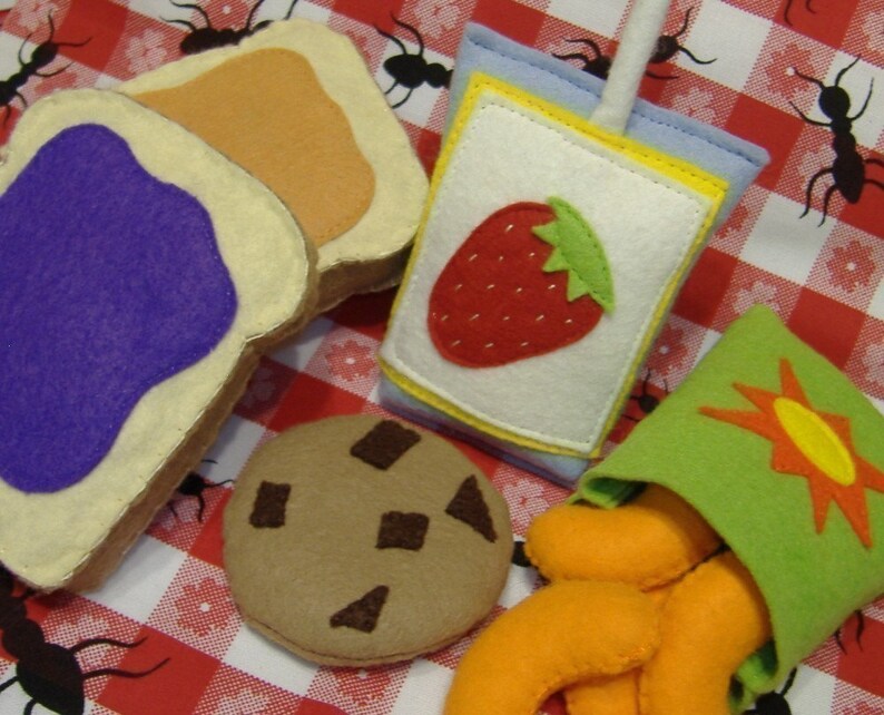 Felt Food Pattern Peanut Butter and Jelly Lunch PDF Pattern image 1