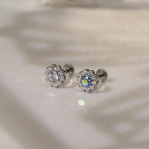16G Beautiful Zircon Conch Medusa Piercing Jewelry Lip Stud Jewelry Cartilage Titanium Flat Back