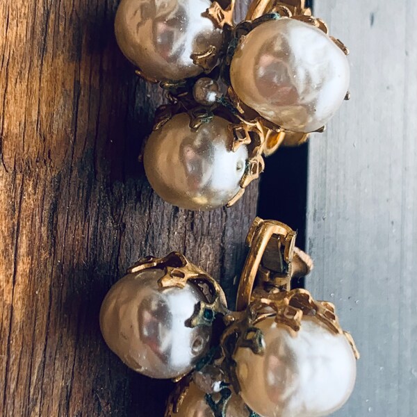 Miriam HASKELL Signed Earrings, Three PEARLS Earrings, adjustable screw back Earrings, BRIDAL Jewelry, great condition, app 3/4  x 3/4 in