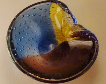 Italian  MURANO GLASS Bowl Seashell blue red yellow air bubbles  scuplturesque 8x7x3 In