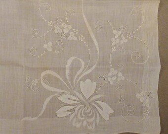 Vintage MADEIRA handkerchief  Hankie Hand Embr. Aplique White Wedding 16X16  Mint