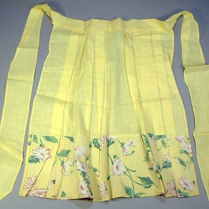 Charming APRON DAISIES Pleated Handcrafted with pocket yellow cotton mint image 5
