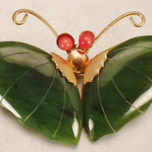 JADE BUTTERFLY Brooch Pendant  1960s hanging app 2 x 1  inches  goldtone old stock