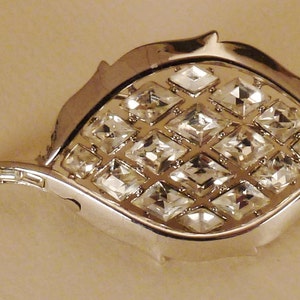 ALFRED PHILIPPE TRIFARI  Brooch Leaf 1940s Rhodium White Rhinestones  signed Trifari Crown Pat Pend