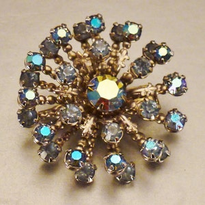 BRIDAL Stunning STARBURST  BROOCH Aurora Borealis  blue  rhinestones app 1 1/2 in diam