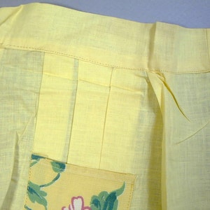 Charming APRON DAISIES Pleated Handcrafted with pocket yellow cotton mint image 4