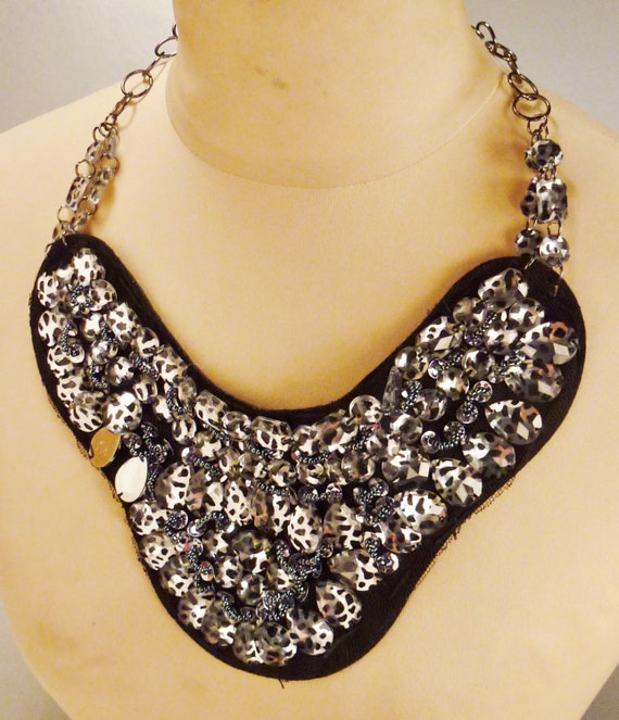 Stunning   BEADED COLLAR BIB Necklace  Hand Embro… - image 1