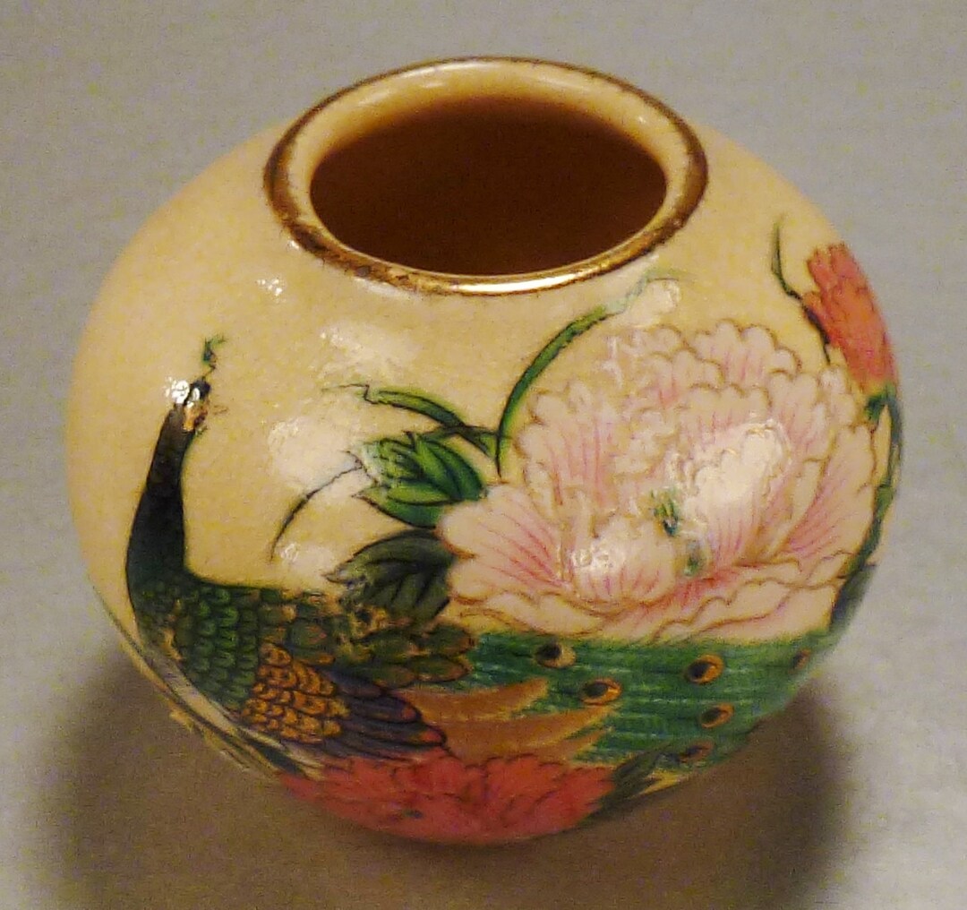 SATSUMA JAPAN Vase Peacock Crysanthemuns Hand Painted Crackle Glaze