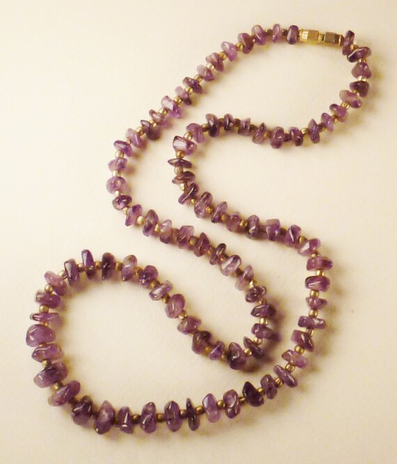 Collier Ou Fil De Perles En Améthyste Chips - Longueur 44 Cm - Violet - Occasion (fond De Stock)
