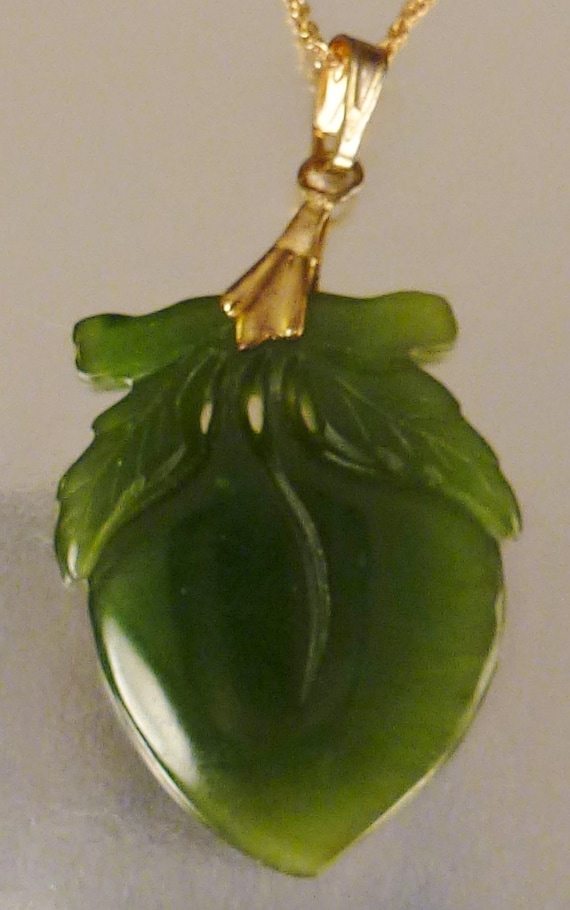 Old jade jewelry outlet