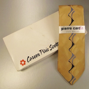 PIERRE CARDIN Designer Neck TIE, 1980s, Silk stain repellant, Carson Pirie Scott, original box, Beige  Black Grey ,60 x 4 wide,Mint cndtn