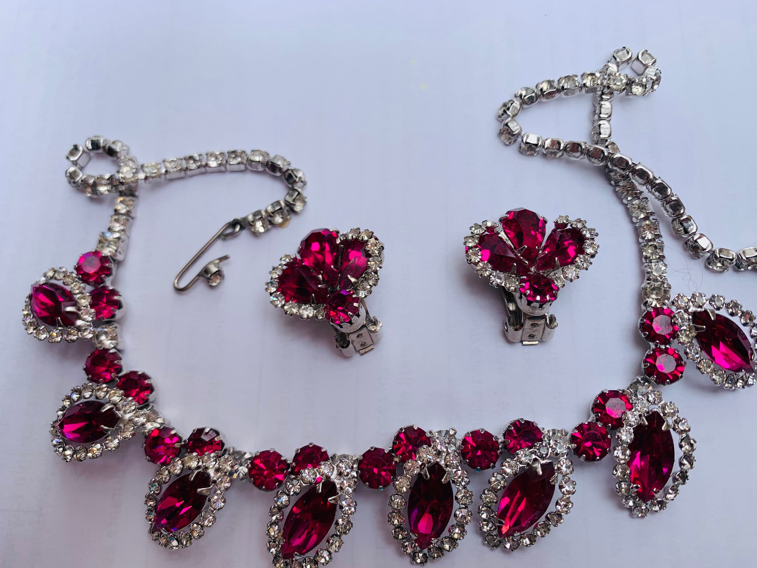 WEISS Art Deco, Demi Parure, Weiss necklace and Earrings set, Hollywood Glamorous, All pcs signed, great condition , app 17 in long