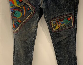 BLUE JEANS Damage, Designer Jean Paul zDamage, Embroidered, Appliquee, Distressed, Woman Small size, Great Condition, 25 in waist