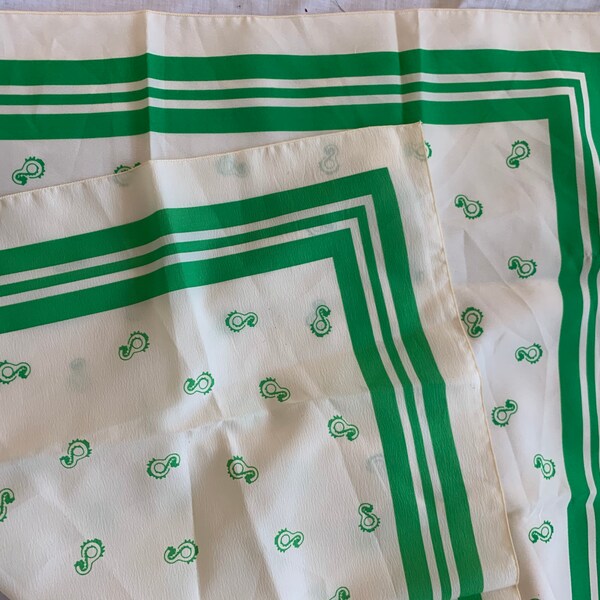 WATERFORD Premium scarf, Seahorses, polyester , made in USA , app 27X28 in, great condition, collectible