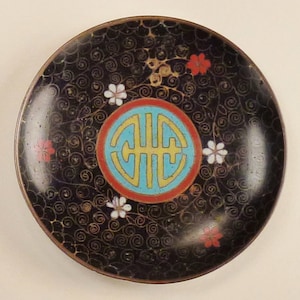 ASIAN CLOISONNE  Enamel TRAY Round Decorative Floral Red background on copper 3 3/4 diam