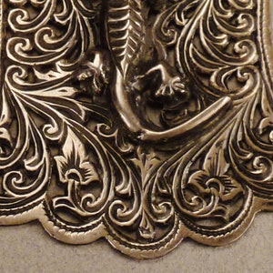 Jewelry LIZARD Gecko, Salamander Pendant, Foliate bell, 3in w, 4 Four Inches image 4