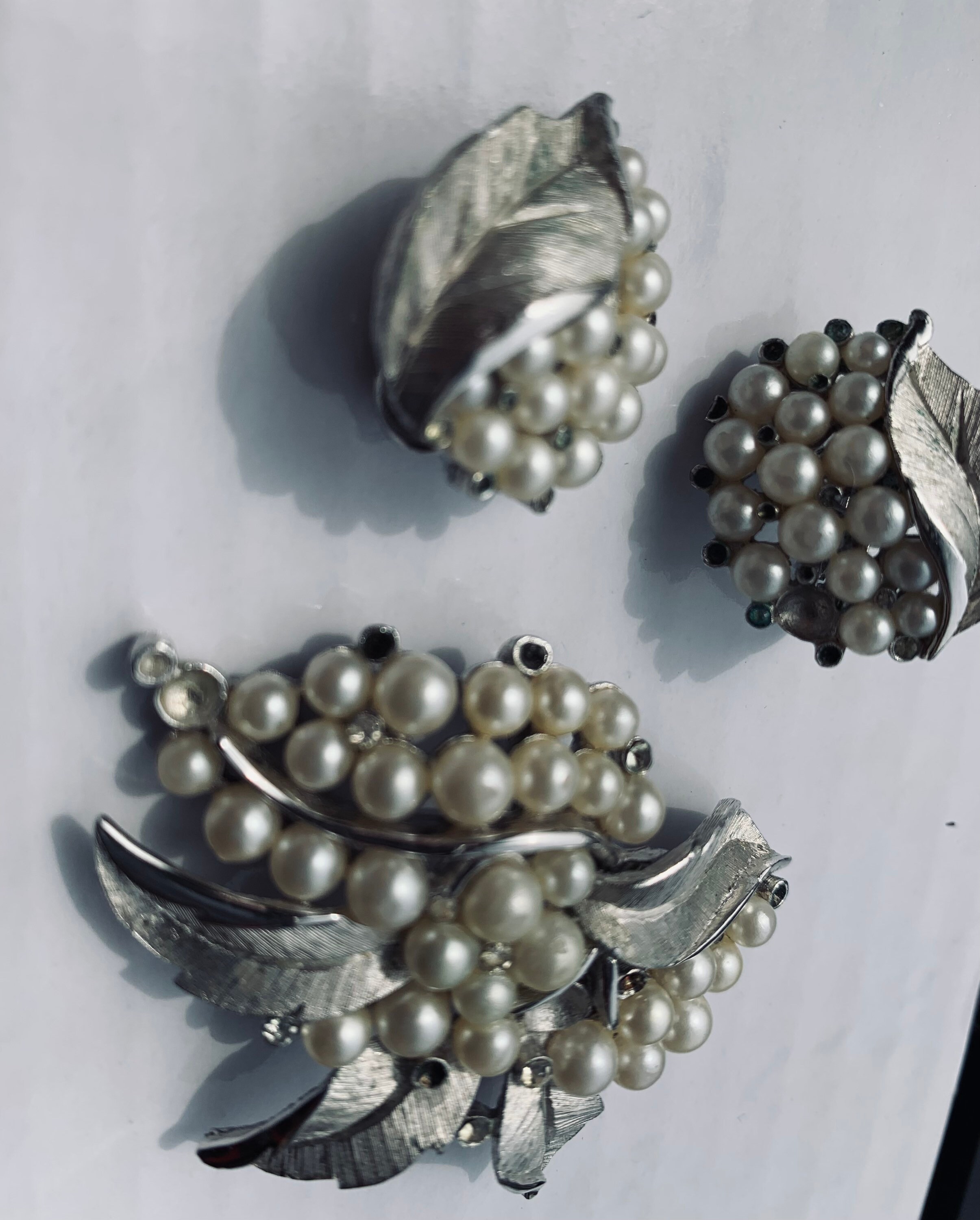 Trifari クラウンピン ブローチ il_fullxfull.4743770110_kcan.jpg