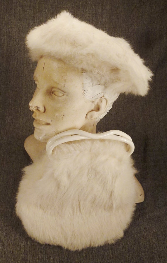 Vintage FUR HAT and PURSE Set White Rabbit 1960 display picture 1