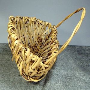 Vintage BAMBOO BASKET Ikebana Japan flower wall handle half moon 14 x 9 x 7 handle 15 in tall image 3