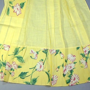 Charming APRON DAISIES Pleated Handcrafted with pocket yellow cotton mint image 2