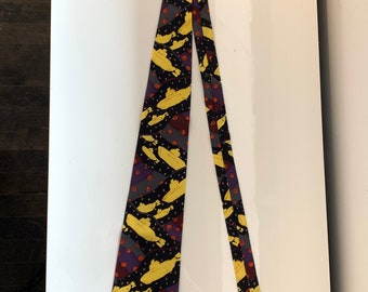 YELLOW SUBMARINE , Necktie, Silk Tie, Beatlesmemorabilia, 2970s , 4in wide, 55 in long, great condition