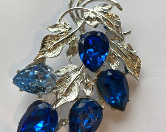 ART DECO Brooch, Rhodium plated, Large Teardrop Rhinestones, Dark Blue Rhinestones, Flower Bouquet, Great condition, app  3 X 2 in