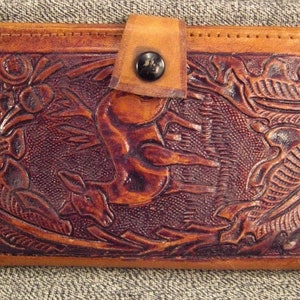 MEXIKANISCHE Leder Brieftasche, Werkzeug-Designs, Hirsch im Wald, expandierend, aufwendiges Design, App 6 3/4 x 3 1/2 x 1/2 in. toller Zustand