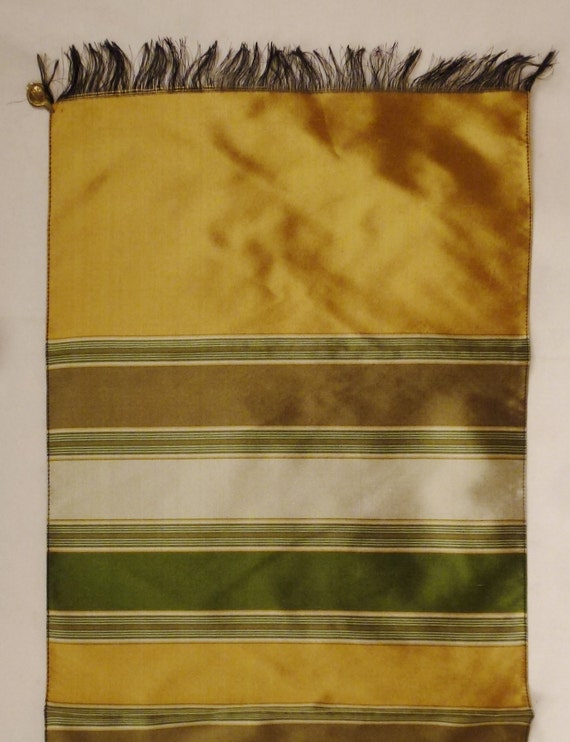 Raw  Silk SCARF 1950s  green and gold Color LINES… - image 2