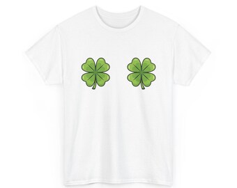 Camiseta com estampa de trevo de quatro folhas e seios | Camiseta divertida para o Dia de São Patrício com trevo