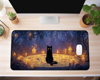 Tappetino per mouse con gatto nero e strega - Tappetino da scrivania con foresta magica, decorazione da ufficio da strega, regalo occulto di Halloween per giocatori e amanti dei gatti