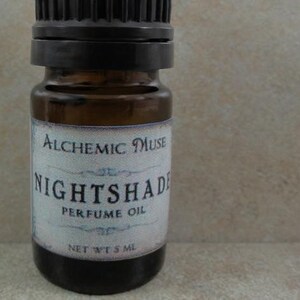 Nightshade - Perfume Oil - Bulgarian Lavender, Madagascar Vanilla, Chocolate - Halloween Collection bild 2