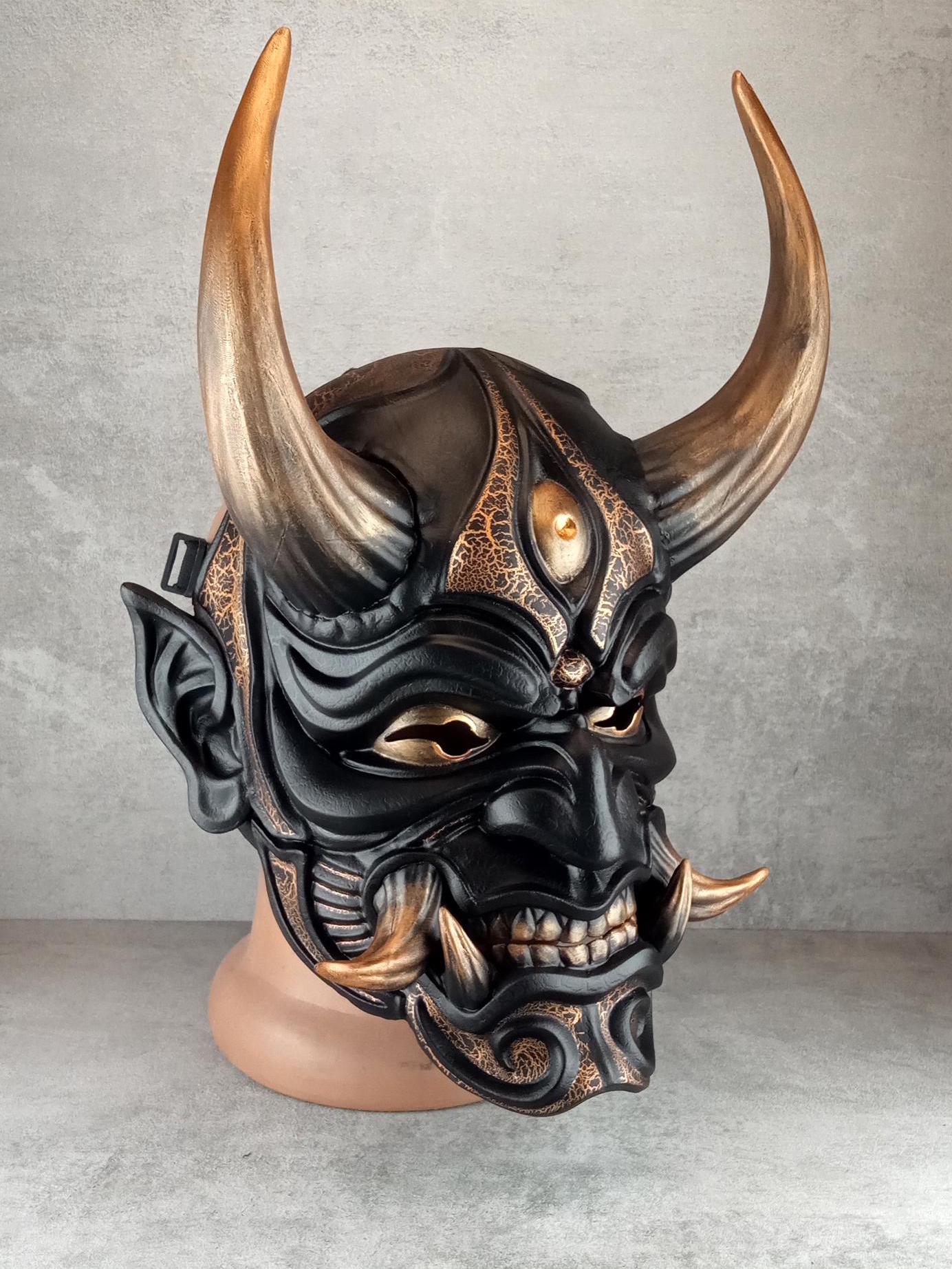 Maschera giapponese a maschere per carnevale e teatro