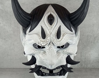 日本の般若マスク：黒と白の鬼、サムライスタイル、着用可能な壁飾り