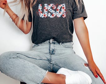 Floral USA Flag T-Shirt: Patriotic 4th of July Tee