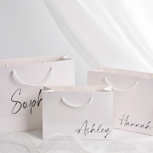 Personalized Wedding Gift Bag, Bridesmaid Gift Bag, Gift Bag for Wedding, Bridal Party Gift Bag, Thank You Gift Bag, Welcome Gift Bag