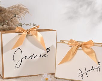 Custom Name Bridesmaid Gift Bag, Personalized Wedding Gift Bag, Bridal Party Name Bag, Custom Font Gift Packaging for Bridesmaids & Bride