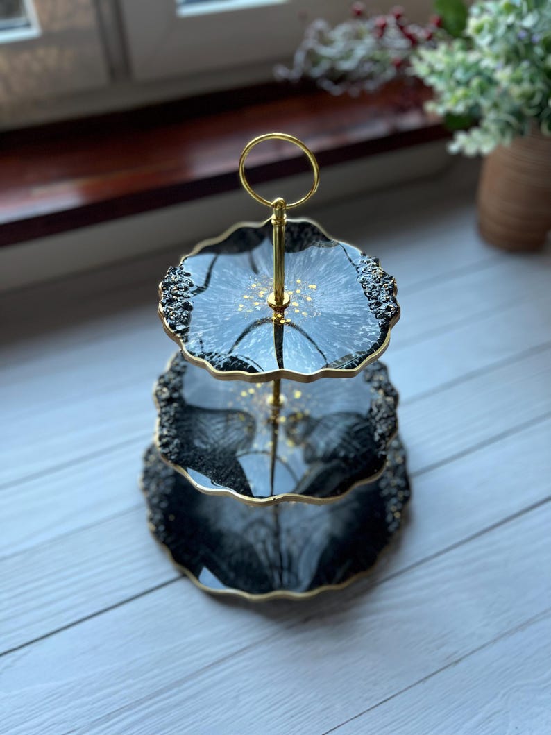 EpoxyWithLoveStore Resin Cake Stand - Thumbnail 3