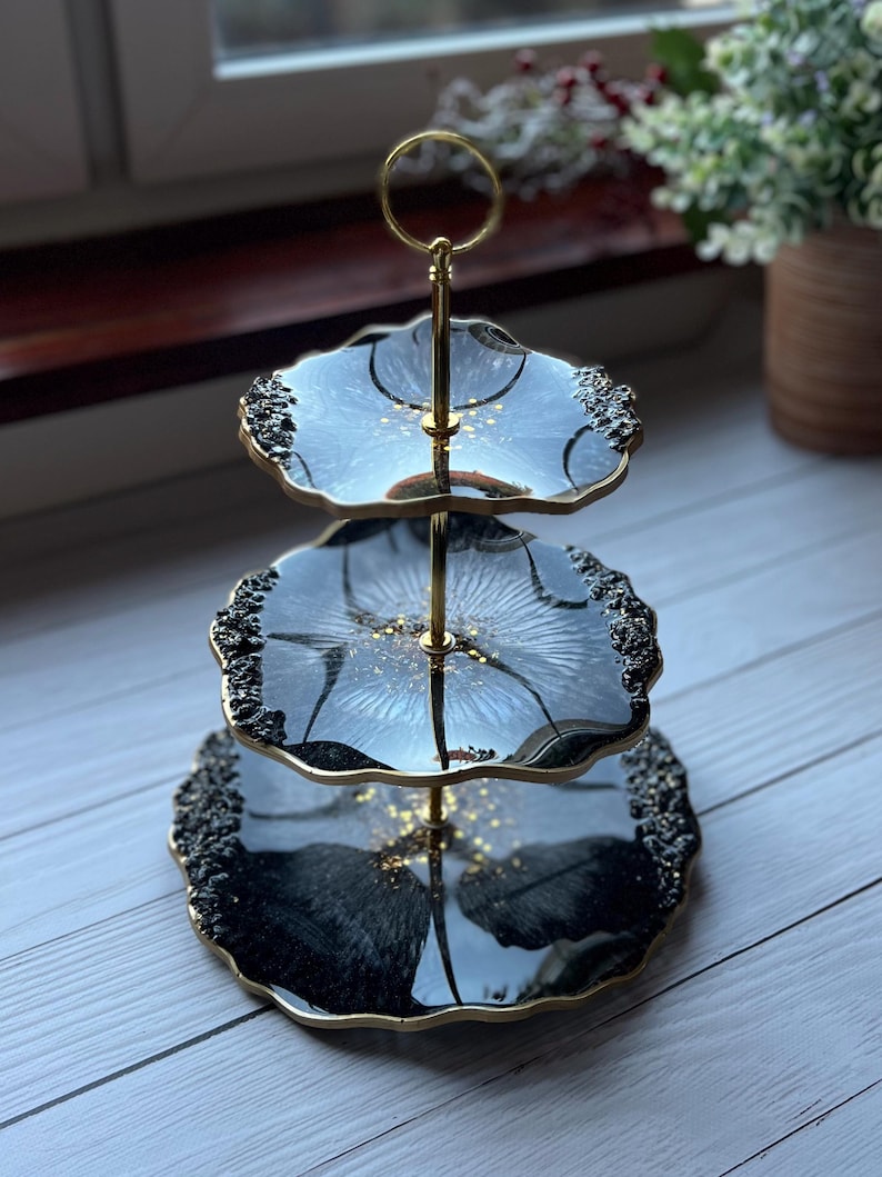 EpoxyWithLoveStore Resin Cake Stand - Thumbnail 2