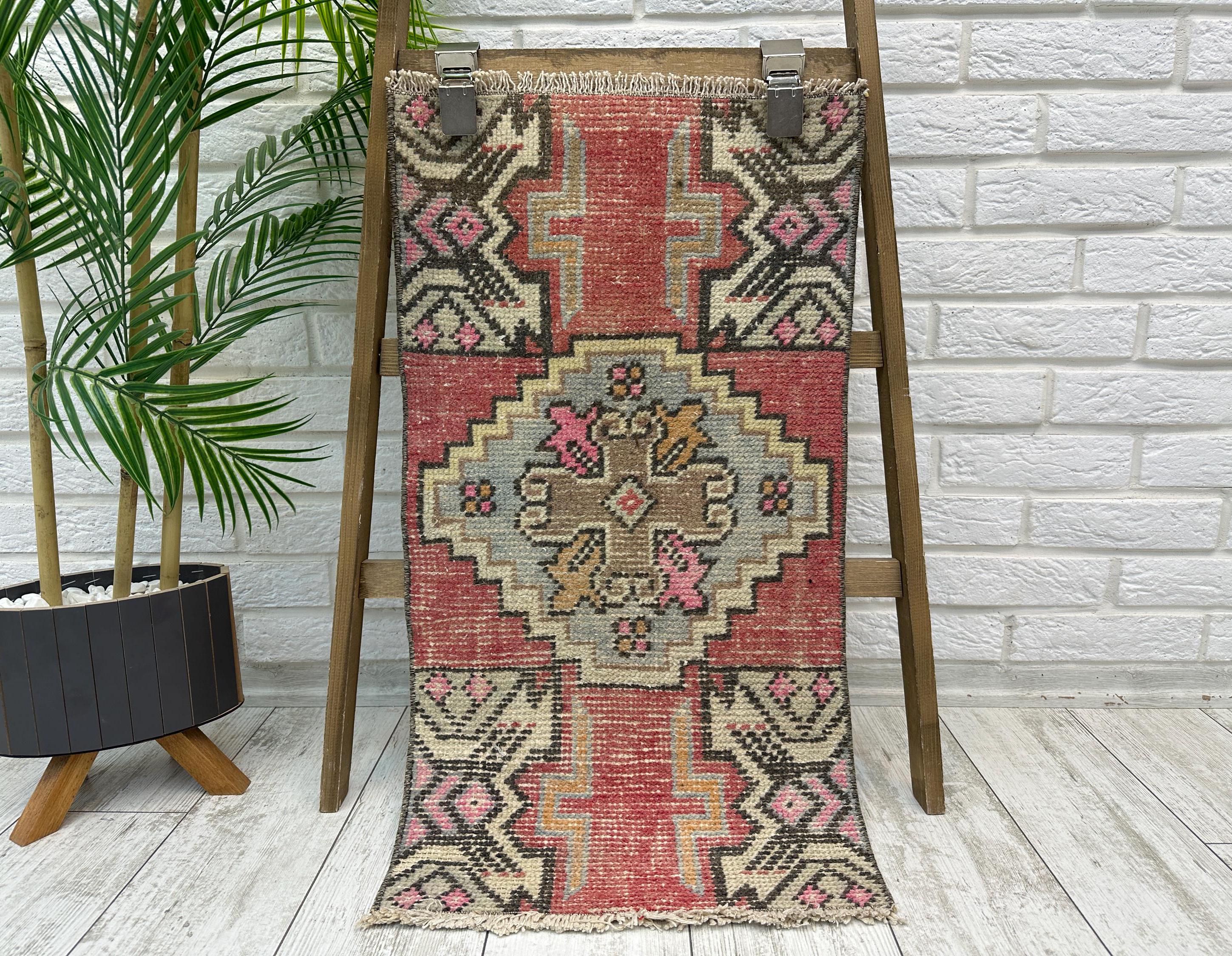 No.21 ヴィンテージラグ　トルコ　マット turkish rug ミニ No.21 ヴィンテージラグ トルコ マット turkish rug ミニ Mini Red