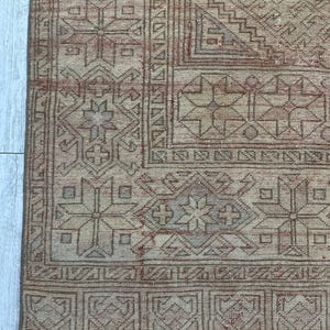 Tappeto rosa da fattoria 5x9, tappeto vintage fatto a mano, tappeto turco Oushak, tappeto grande, tappeto orientale da soggiorno, tappeto rettangolare in lana 5,7x9 piedi immagine 3
