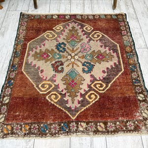 2x2 Square Vintage Small Rug, Handmade Green Rug, 2x2 Vintage Doormat Rug, Farmhouse Rug, Bohemian Rug, Wool Vintage Small Rug 2.5x2.7 ft