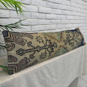 Copricuscino lungo patchwork, cuscino da tappeto turco vintage fatto a mano 12x48, cuscino da divano rustico boho, decorazione eclettica per la casa